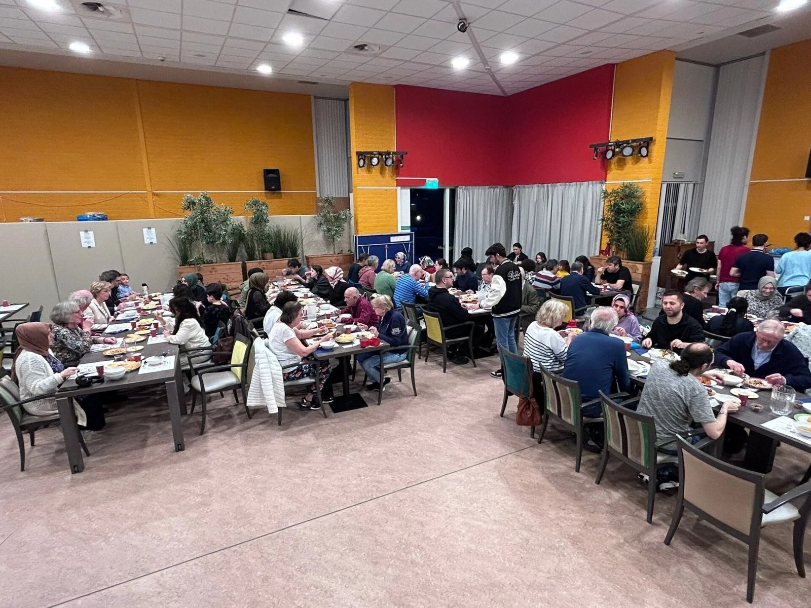 Iftarmee bij Stichting Sfera